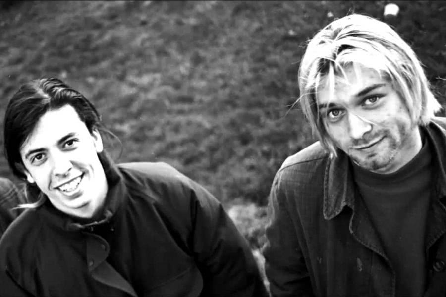 Unseen photos of Kurt Cobain and Dave Grohl’s only acoustic performance have been revealed